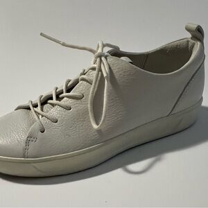 ECCO Soft Classic Casual Women’s Sneakers Danish Design Comfort  US 4 Beige